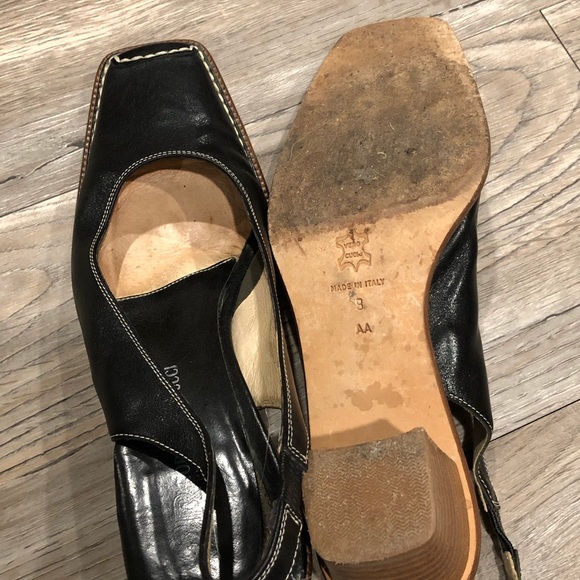 Roberto Capucci black leather heels. Size 8 - Picture 3 of 4